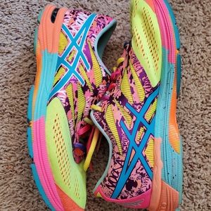Womens Size 11 Asics Noosa Tri 10